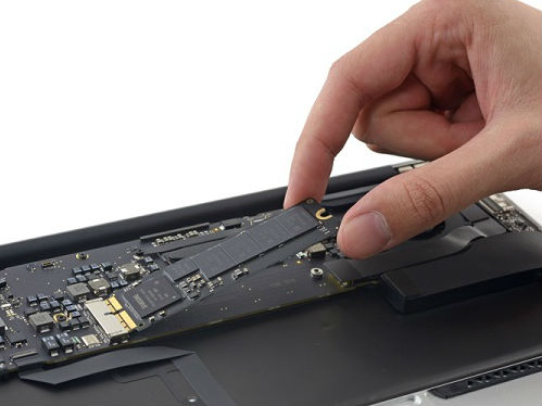 (gu)֪W(wng)վiFixitQ¿11Ӣ¿13ӢMacBook AirSSDٶȌ(du)һ£Y(ji)l(f)F(xin)13ӢMBAC(j)SSD_(sh)ҪϽһ